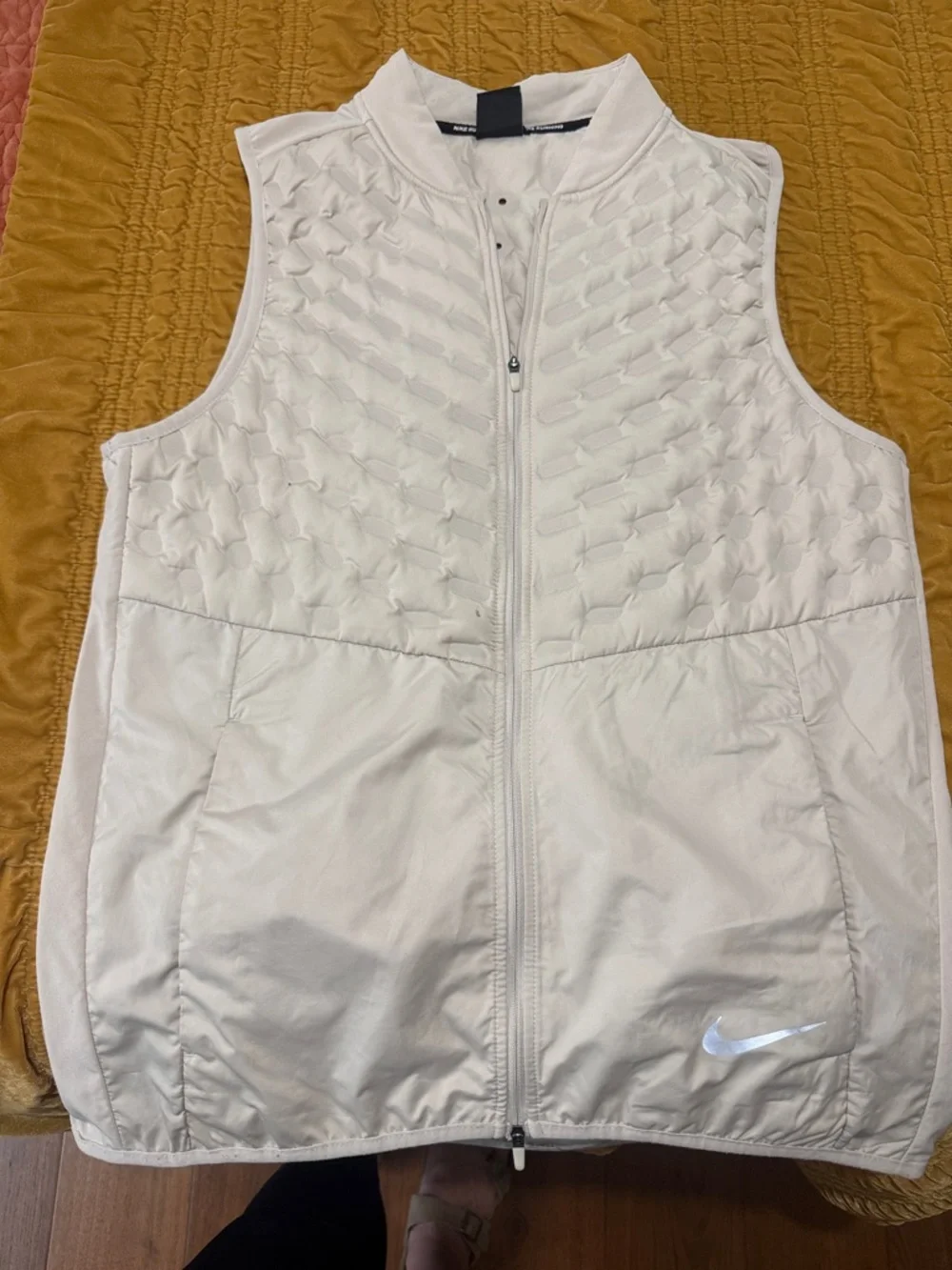 Nike Cream Quilted Front Zip Active Vest - Picture 1 of 3